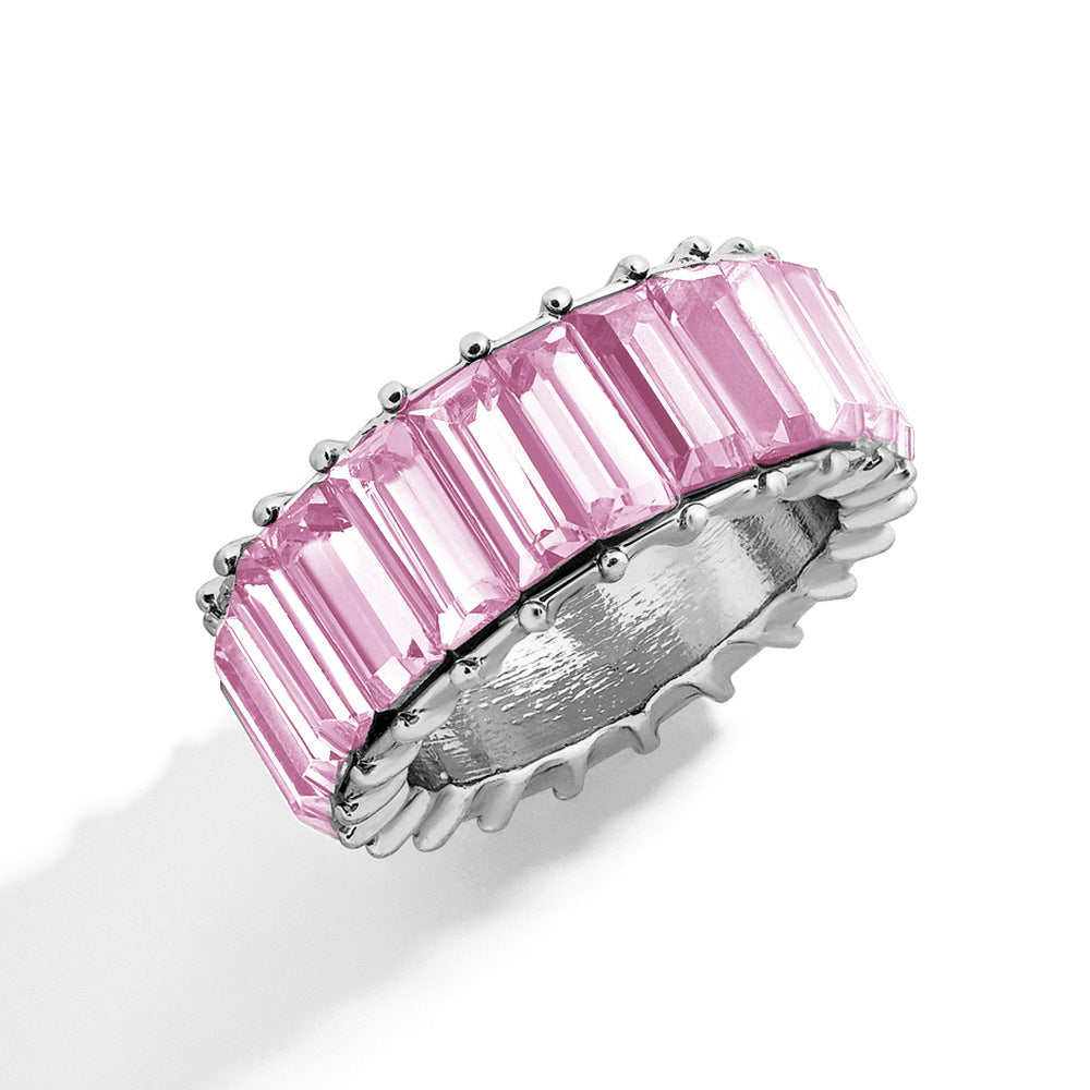 Naya – Zeitgenössischer geometrischer Ring aus farbigem Metall