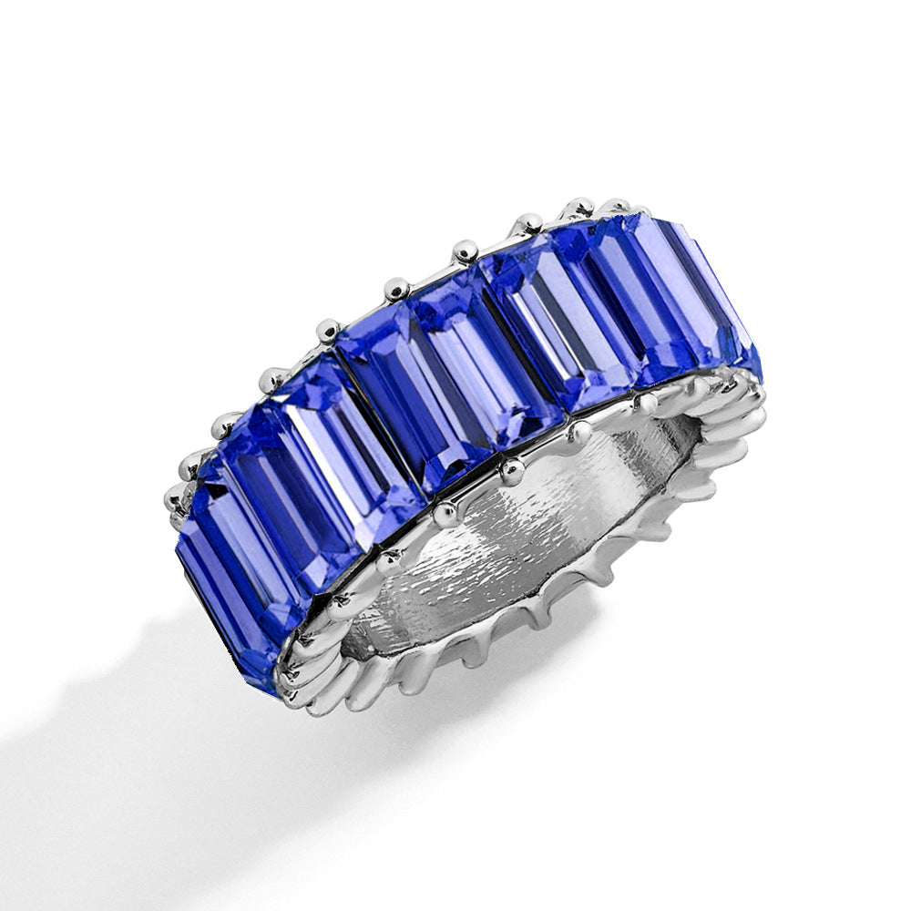 Naya – Zeitgenössischer geometrischer Ring aus farbigem Metall