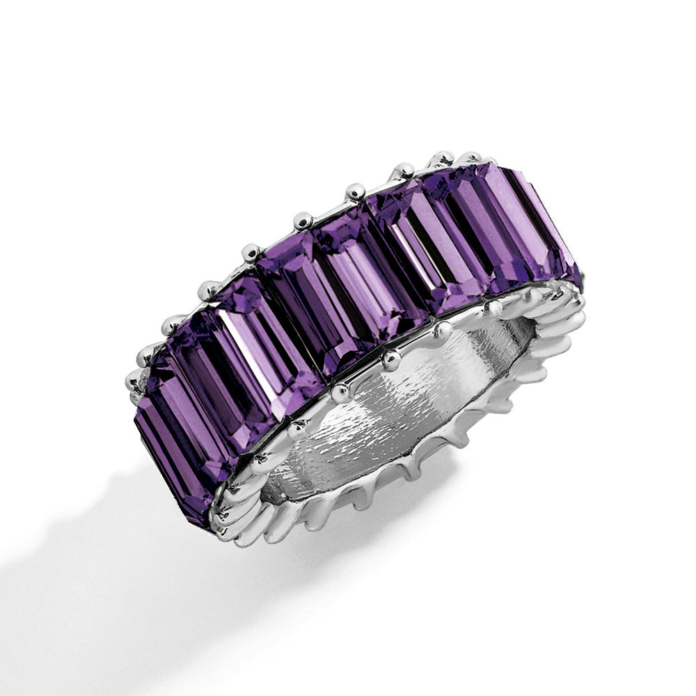 Naya – Zeitgenössischer geometrischer Ring aus farbigem Metall