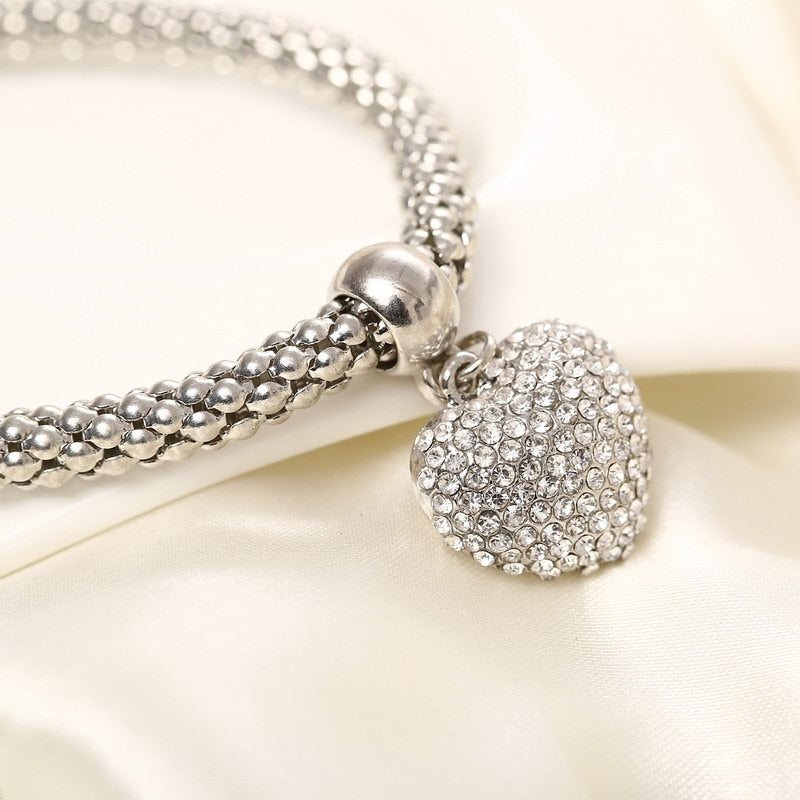 Aria – Metallarmband mit stabilen Herzen