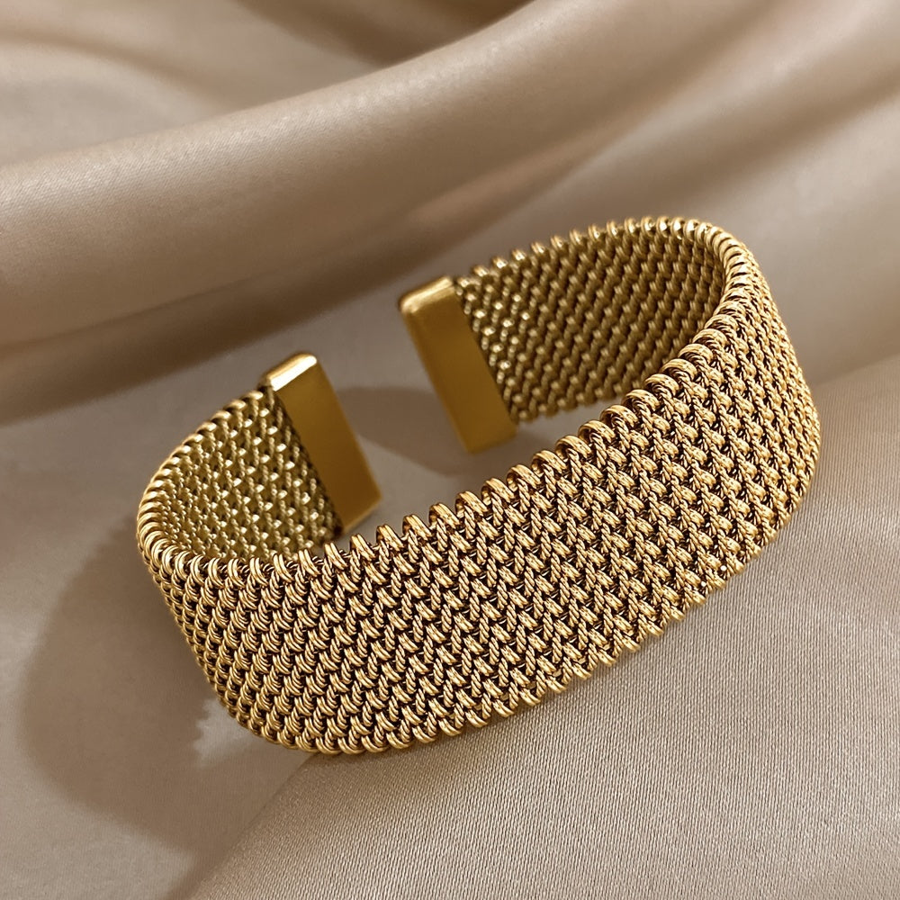 Raya – Armband aus Titanstahl mit eingraviertem Kabel