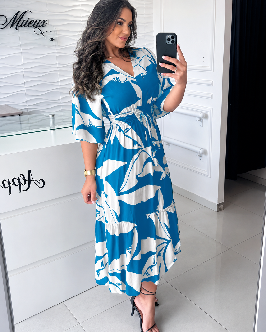 Agathe - Stilvolles V-Ausschnitt-Midikleid