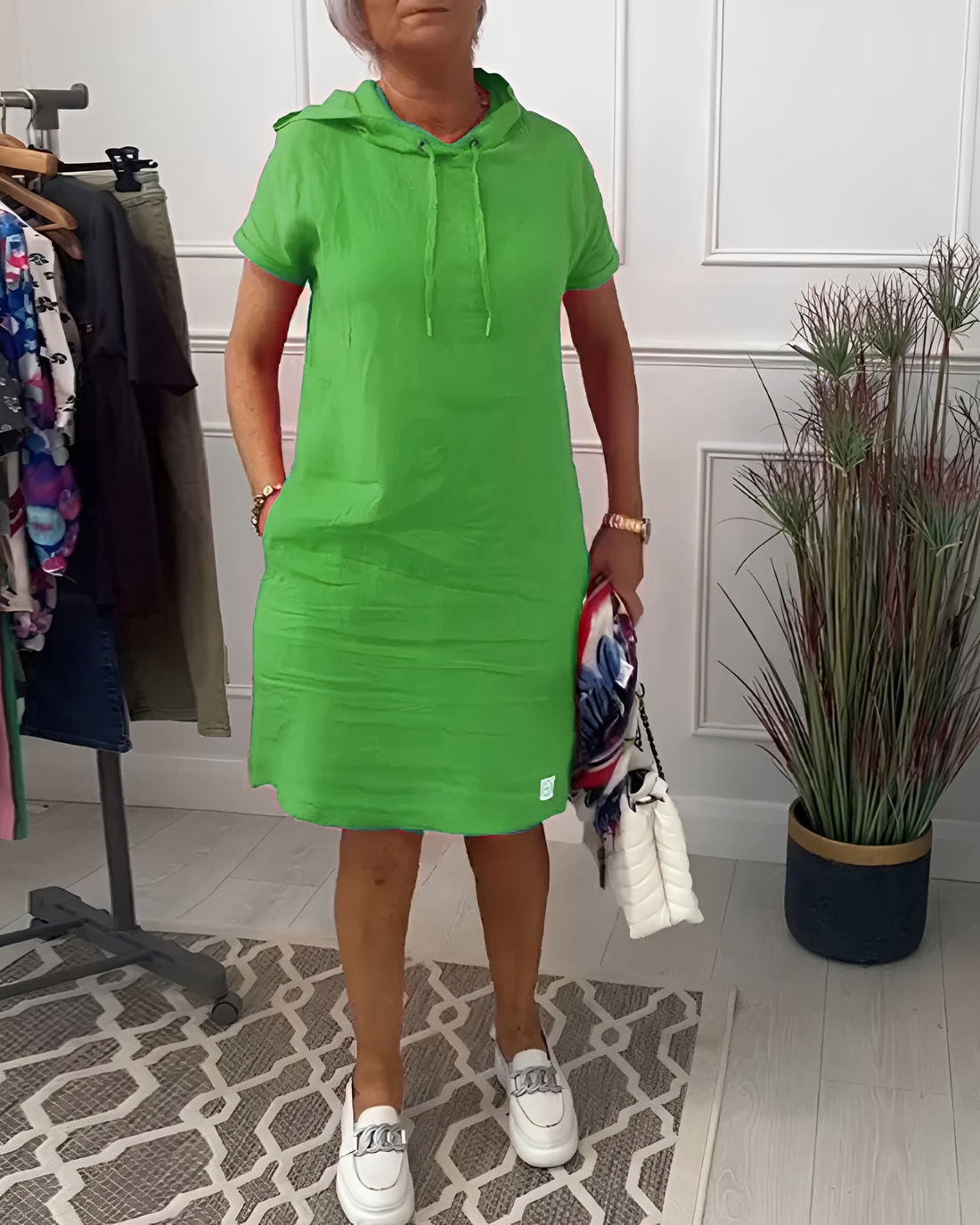 Tasha - Komfortables Midikleid mit Kapuze