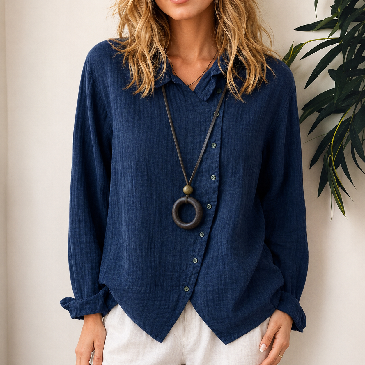 Razieh - Lässige Bluse mit Knopfleiste