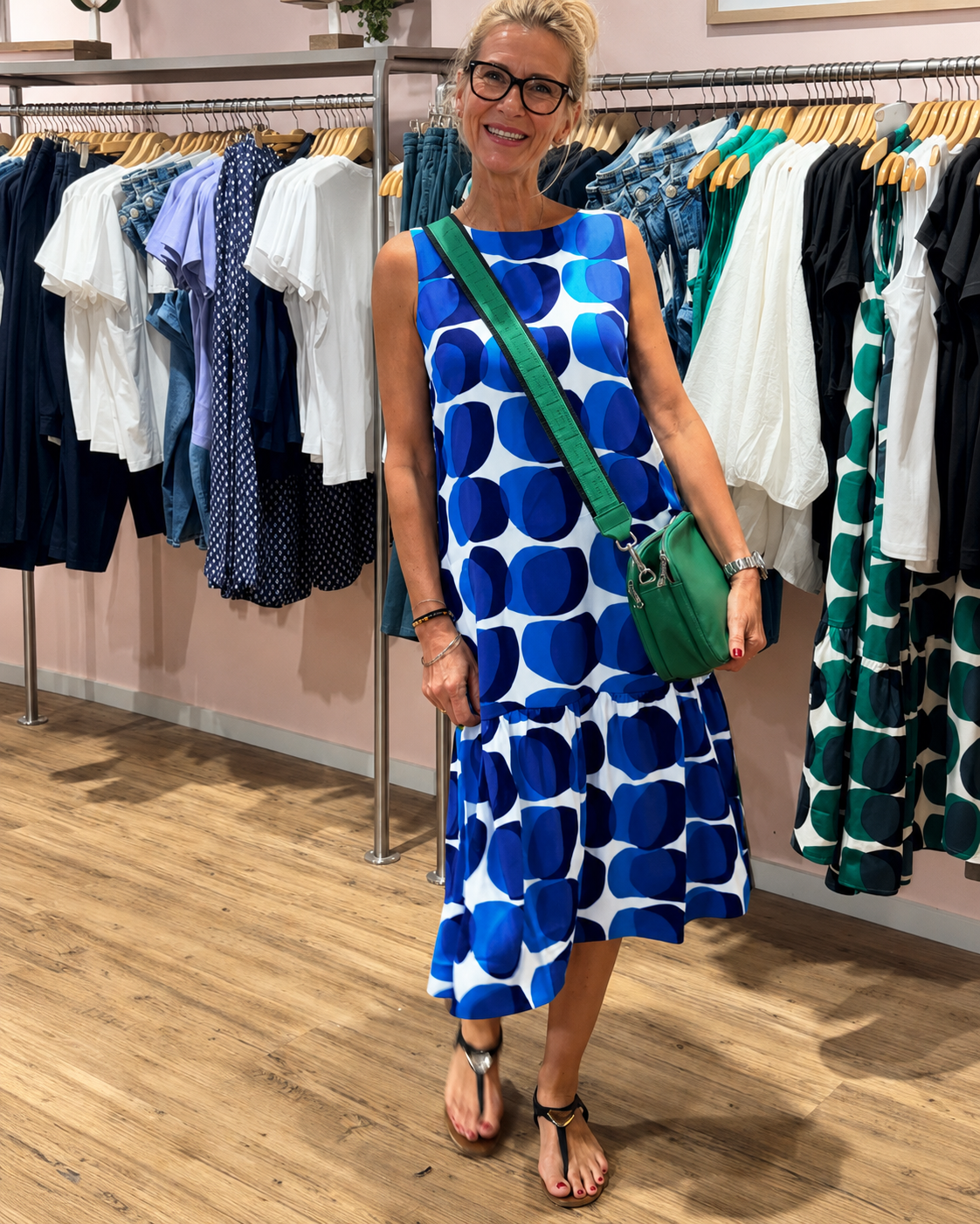 Karleshia - Komfortables Midikleid mit Rundhalsausschnitt