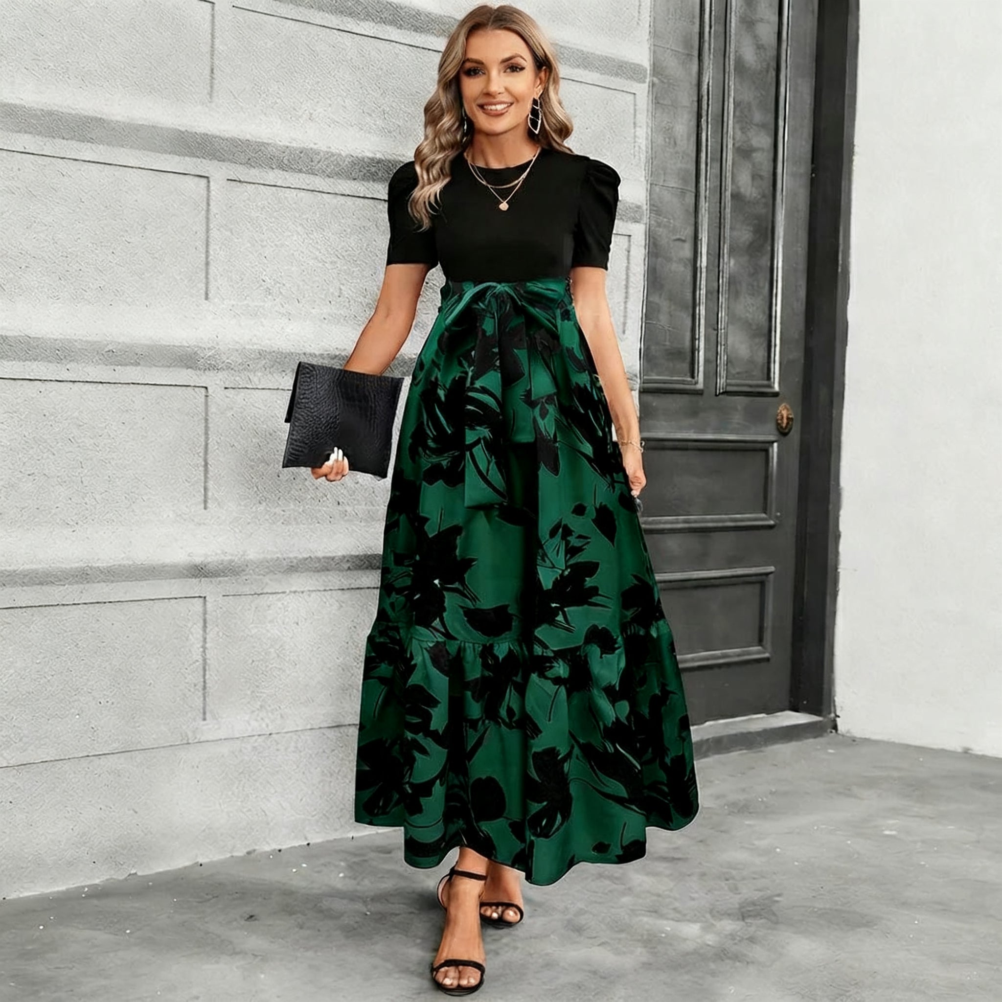 Astrid - Stilvolles Kleid mit Blumenmuster