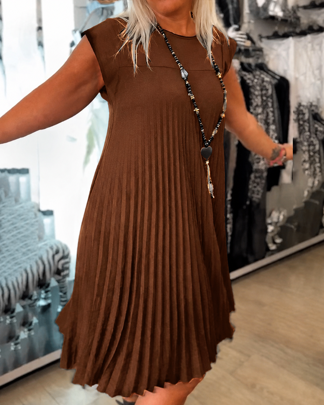 Angélique - Großzügiges Plisseekleid