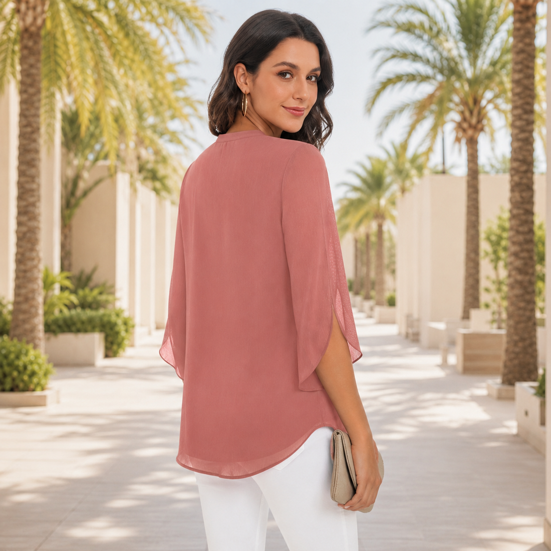 Arsine - Elegante, locker sitzende V-Ausschnitt-Bluse