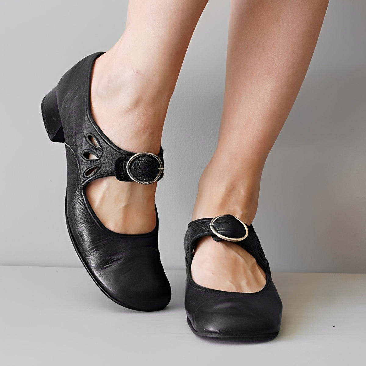 Navie - Komfortable Zehensandalen mit Runddesign