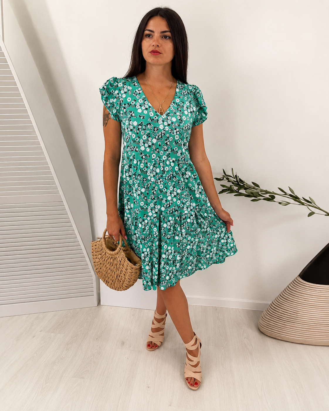 Priscilla - Elegantes Midikleid mit V-Ausschnitt