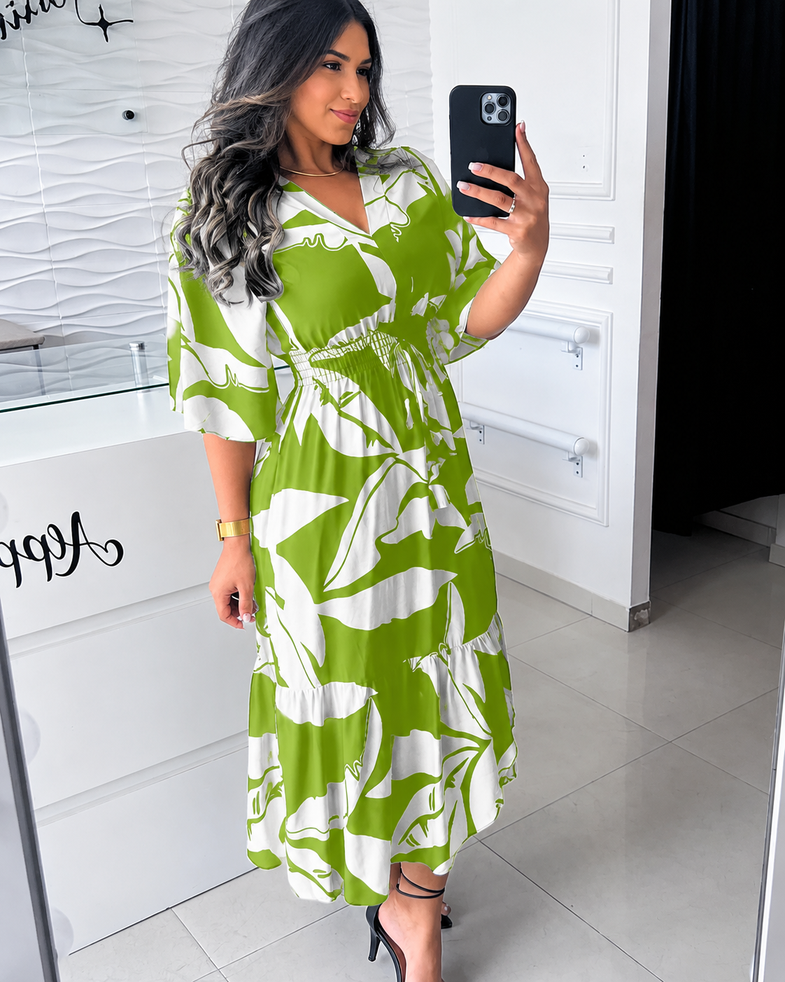 Agathe - Stilvolles V-Ausschnitt-Midikleid