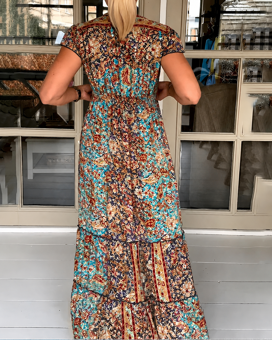 Calneshia - Elegantes Maxikleid mit V-Ausschnitt
