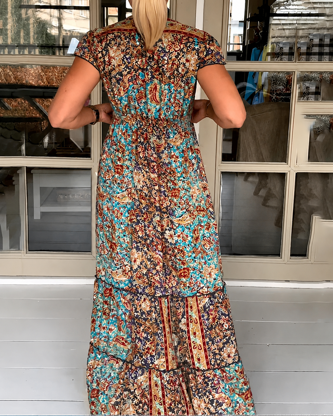 Calneshia - Elegantes Maxikleid mit V-Ausschnitt