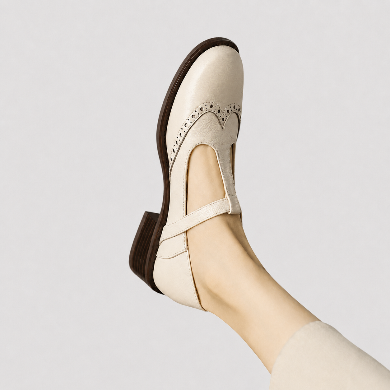 Livian - Absatzsandalen im Retro-Stil