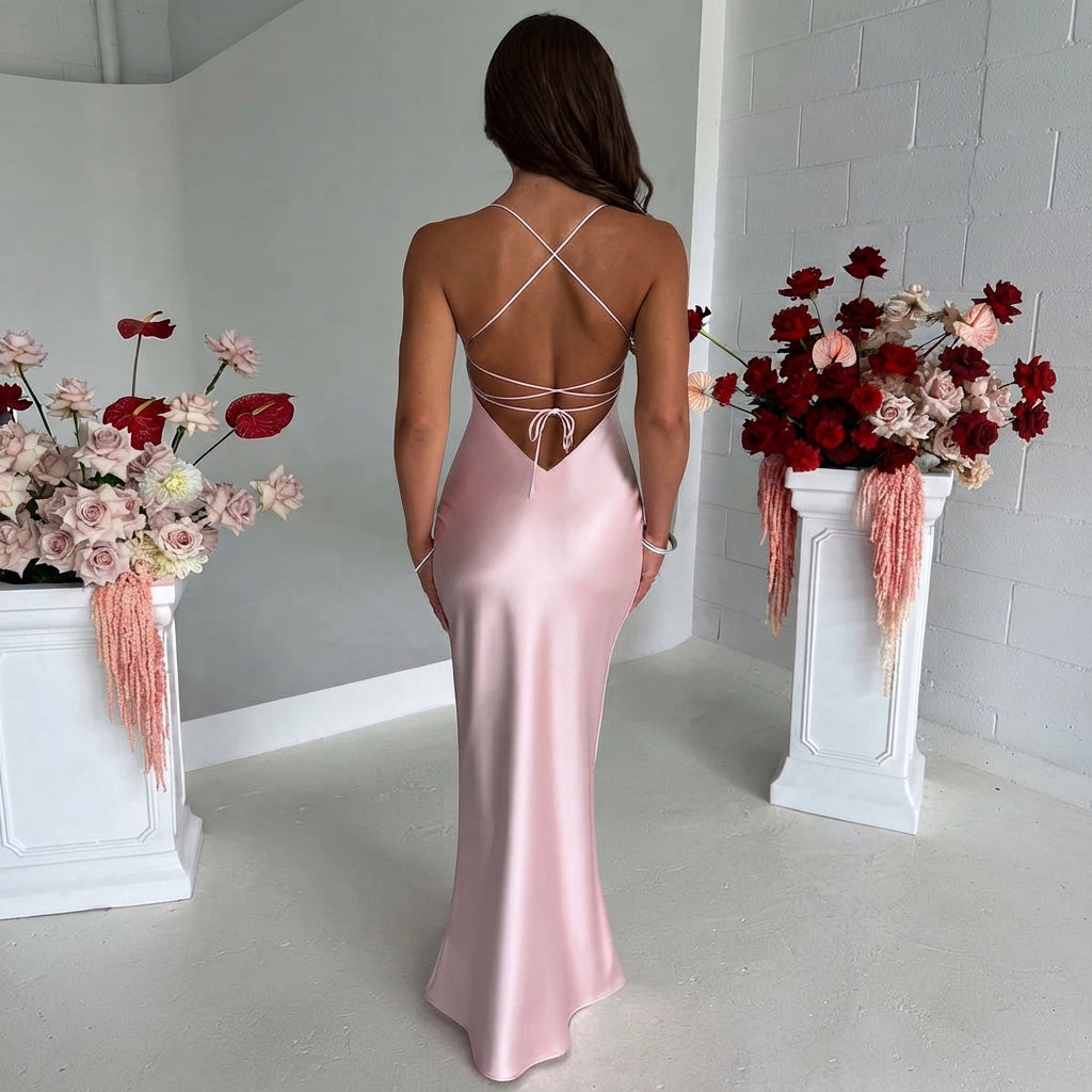 Melika - Glänzendes Slim-Fit Maxikleid