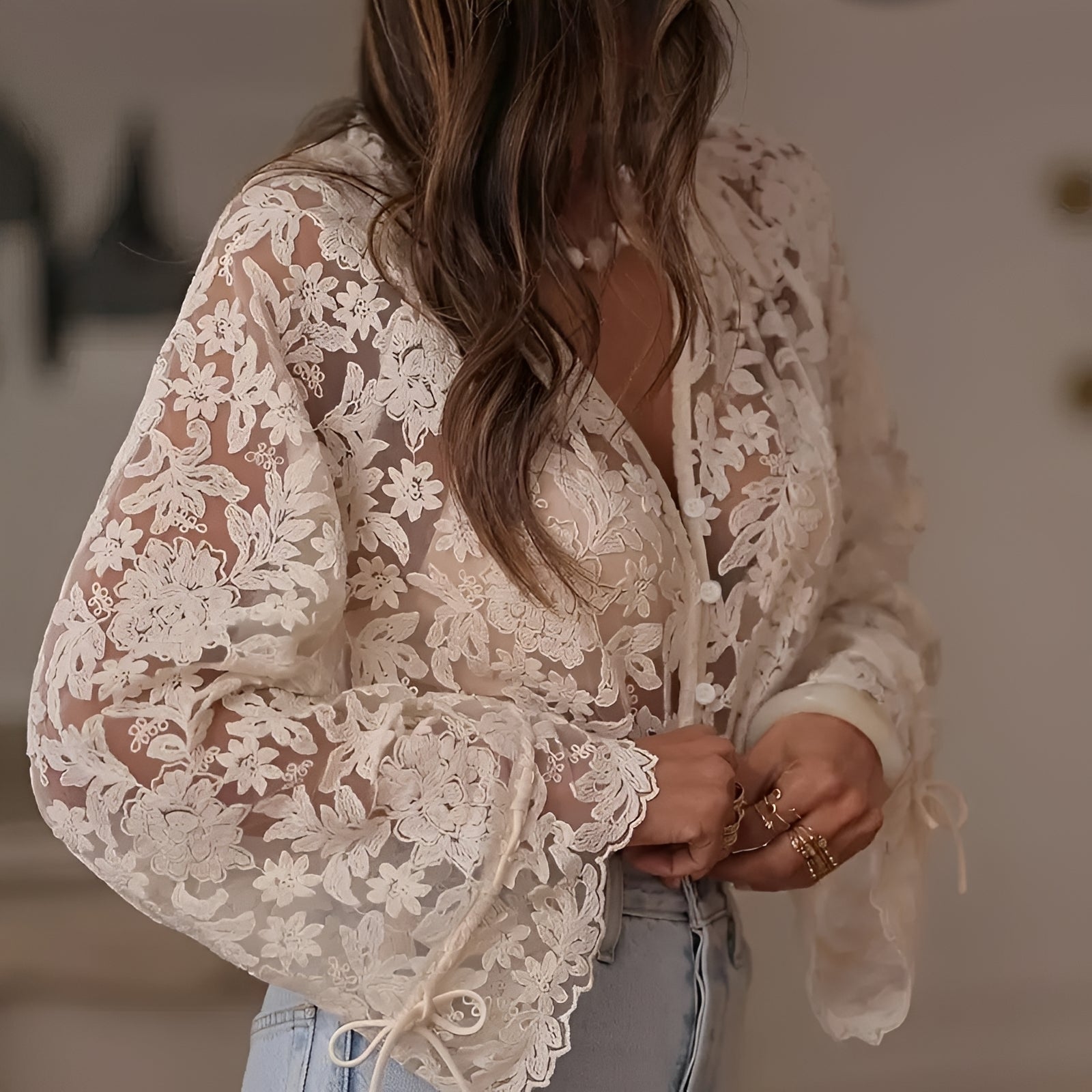 Alexia - Stylische Bluse mit Blumenstickerei