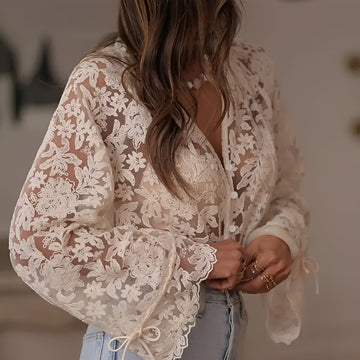 Alexia - Stylische Bluse mit Blumenstickerei