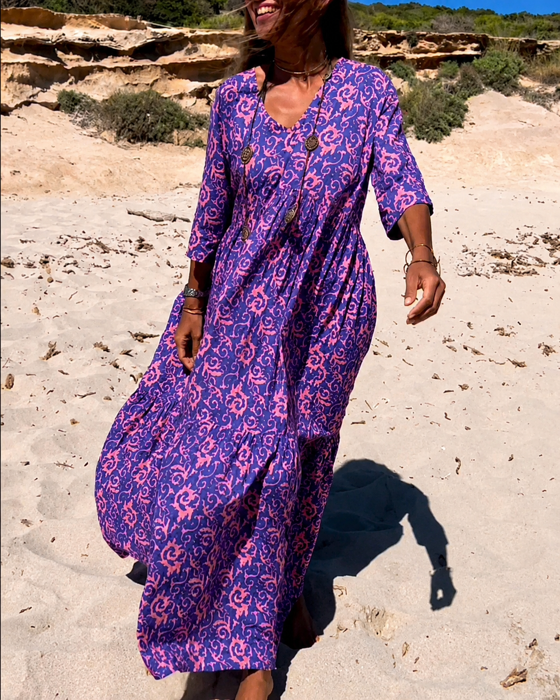 Lucienne - Stilvolles Kleid mit V-Ausschnitt