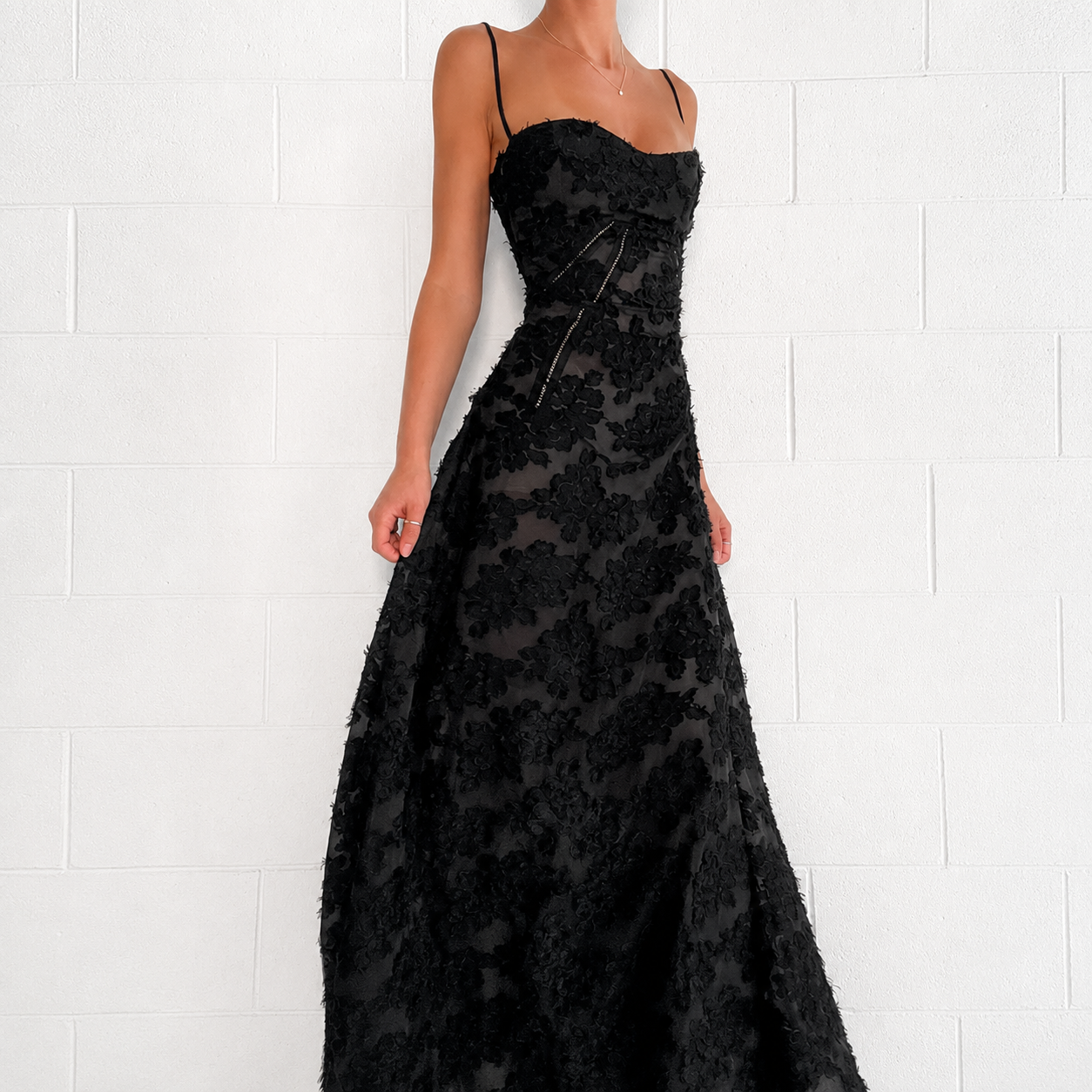 Sandra - Elegantes Figurbetontes Maxikleid