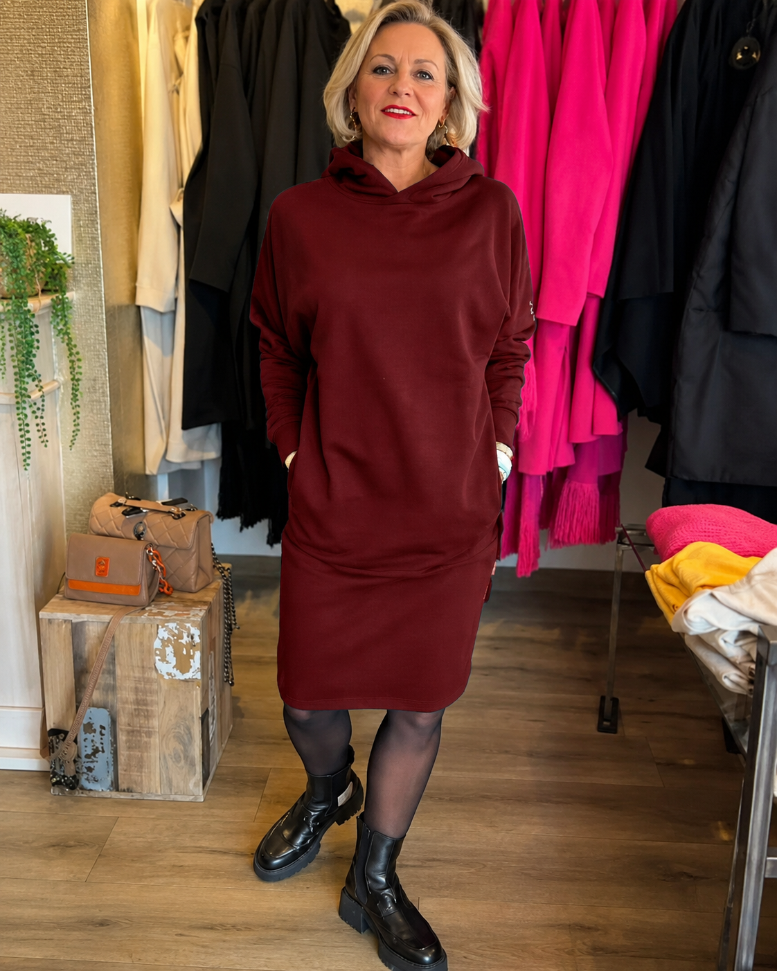 Annette - Stilvolles Kapuzenkleid