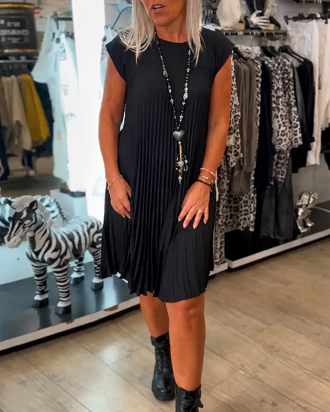 Angélique - Großzügiges Plisseekleid