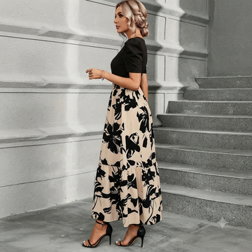 Astrid - Stilvolles Kleid mit Blumenmuster