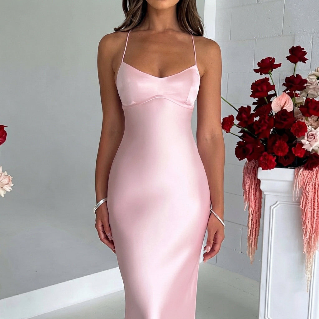 Melika - Glänzendes Slim-Fit Maxikleid