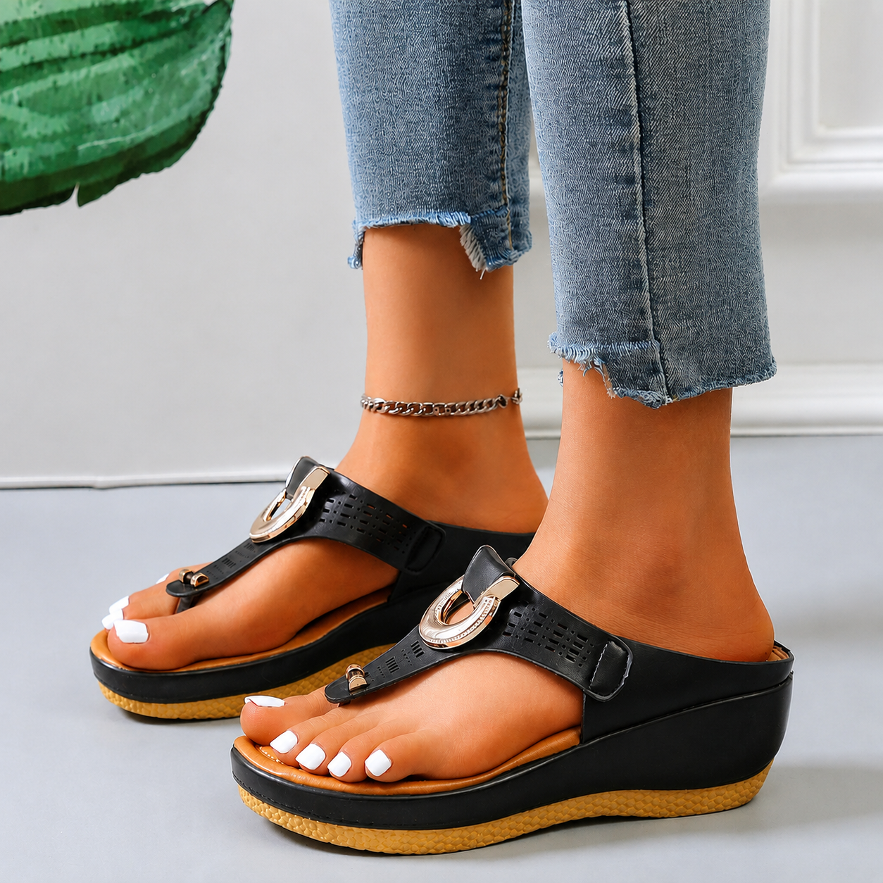 Delonda - Modische und elegante Sandalen