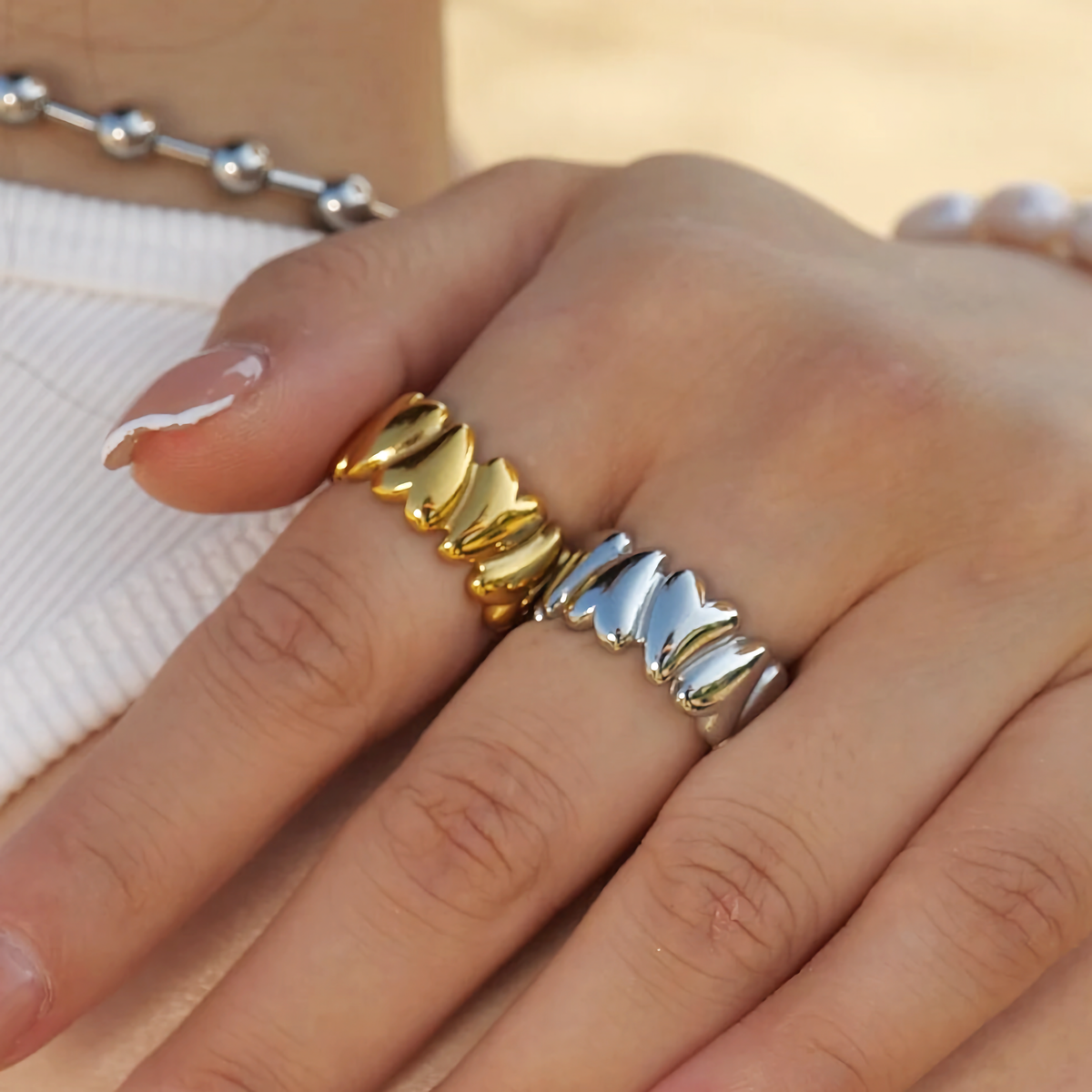 Elena – Beweglicher Herzring aus Gold
