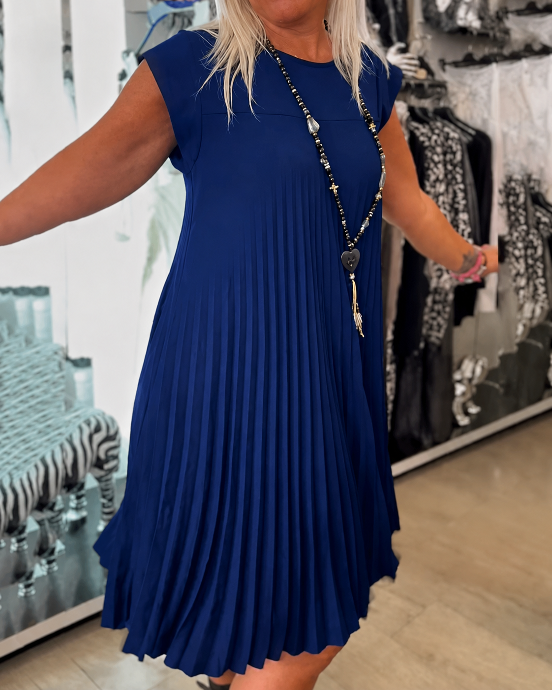 Angélique - Großzügiges Plisseekleid