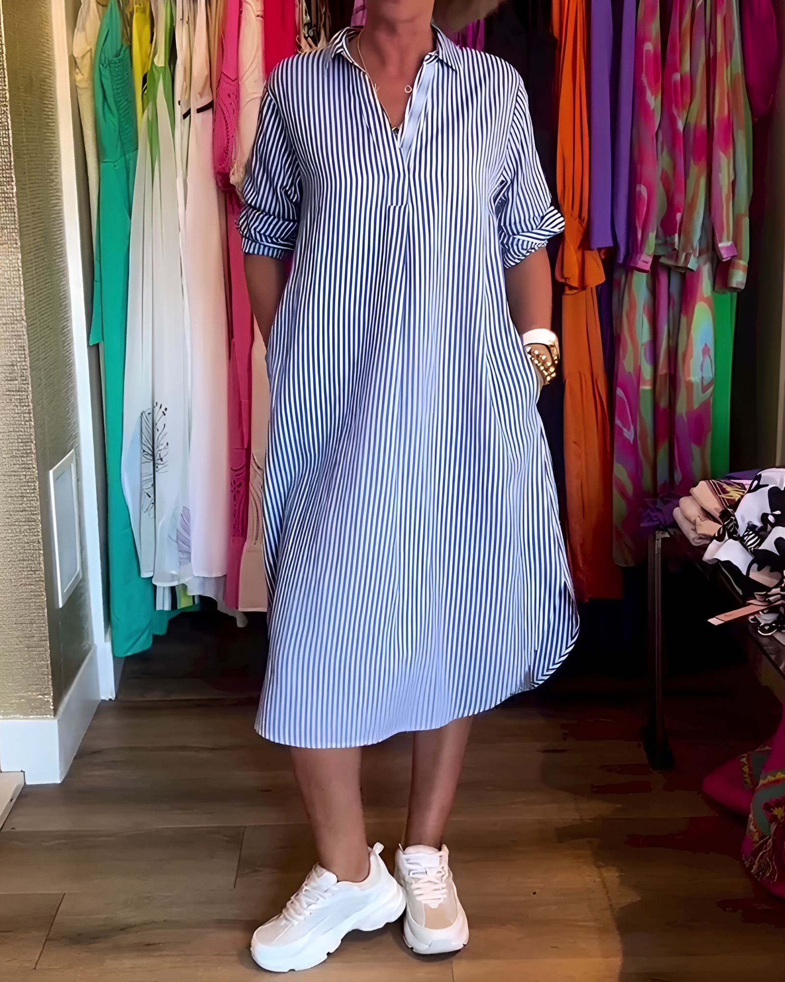 Célia - Bequemes Kragen-V-Ausschnitt-Kleid