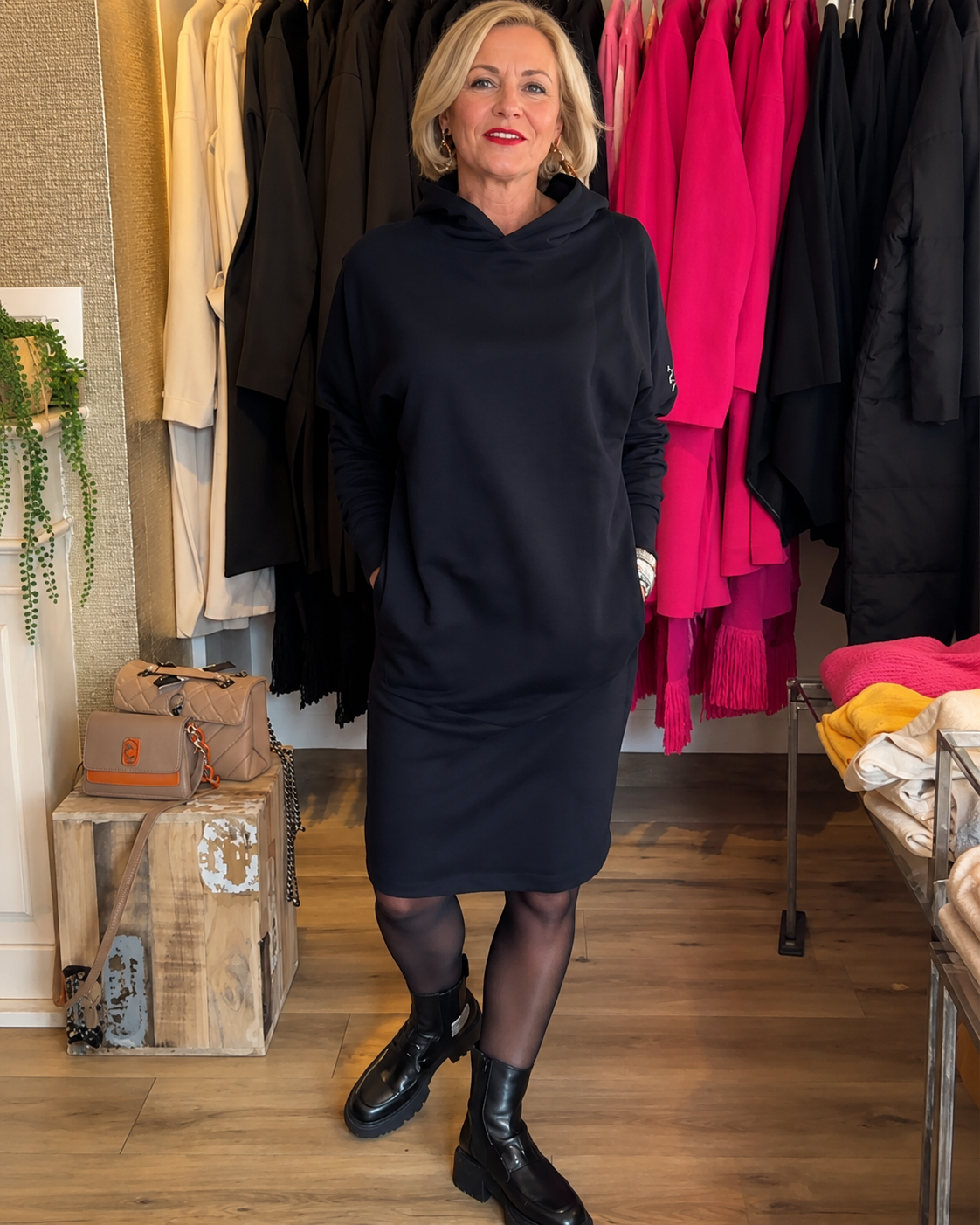 Annette - Stilvolles Kapuzenkleid