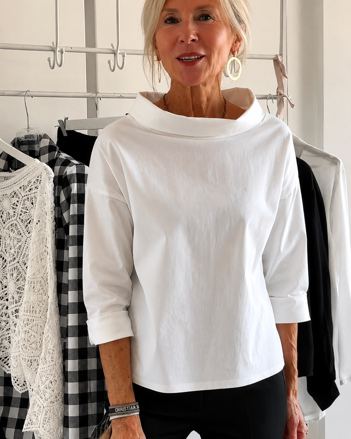 Elone - Stilvolle lockere Halsbluse