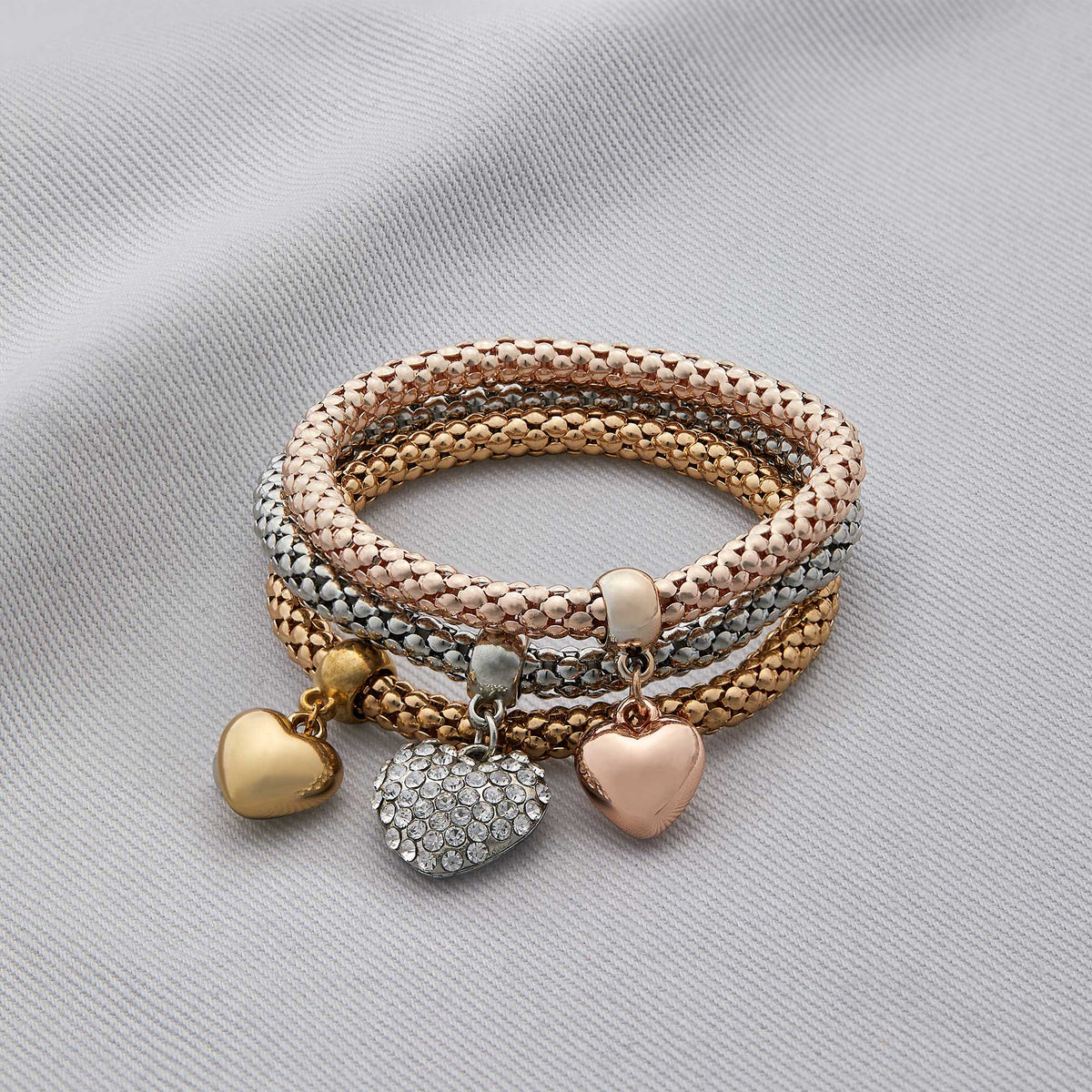 Aria – Metallarmband mit stabilen Herzen