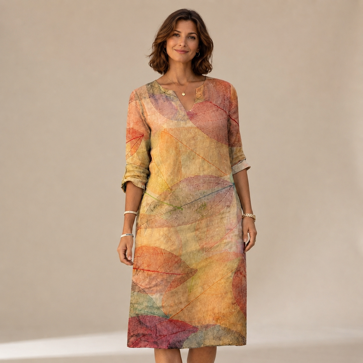 Ninna - Elegantes und fließendes V-Ausschnitt-Kleid