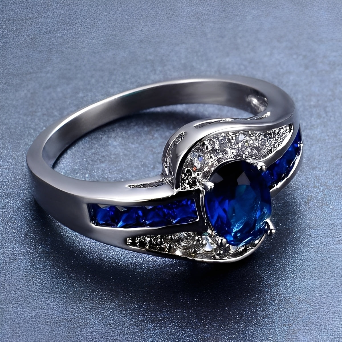 Diane – Ring mit blauem Edelstein