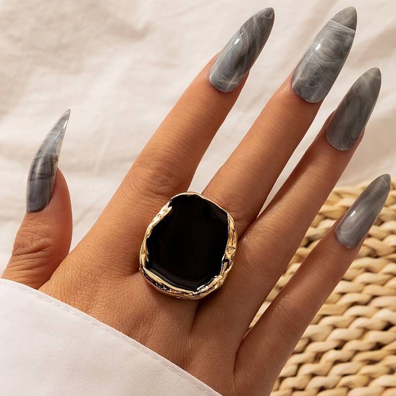 Vintage-Ring mit großem schwarzem Stein - Auffälliger Vintage-Ring in Schwarz