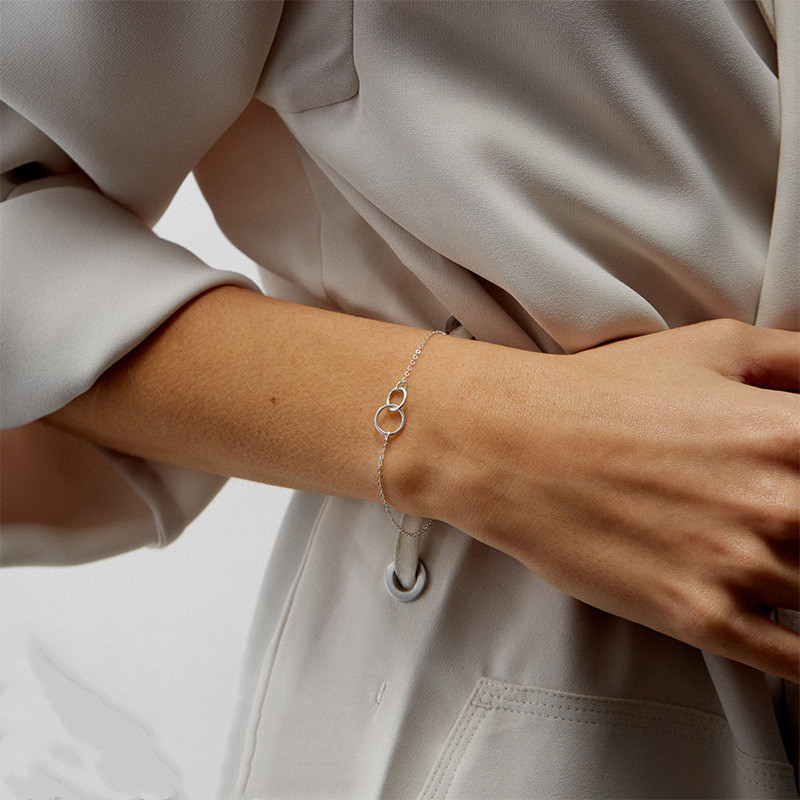 Verschlungenes Ringarmband - Verschlungene Ringe