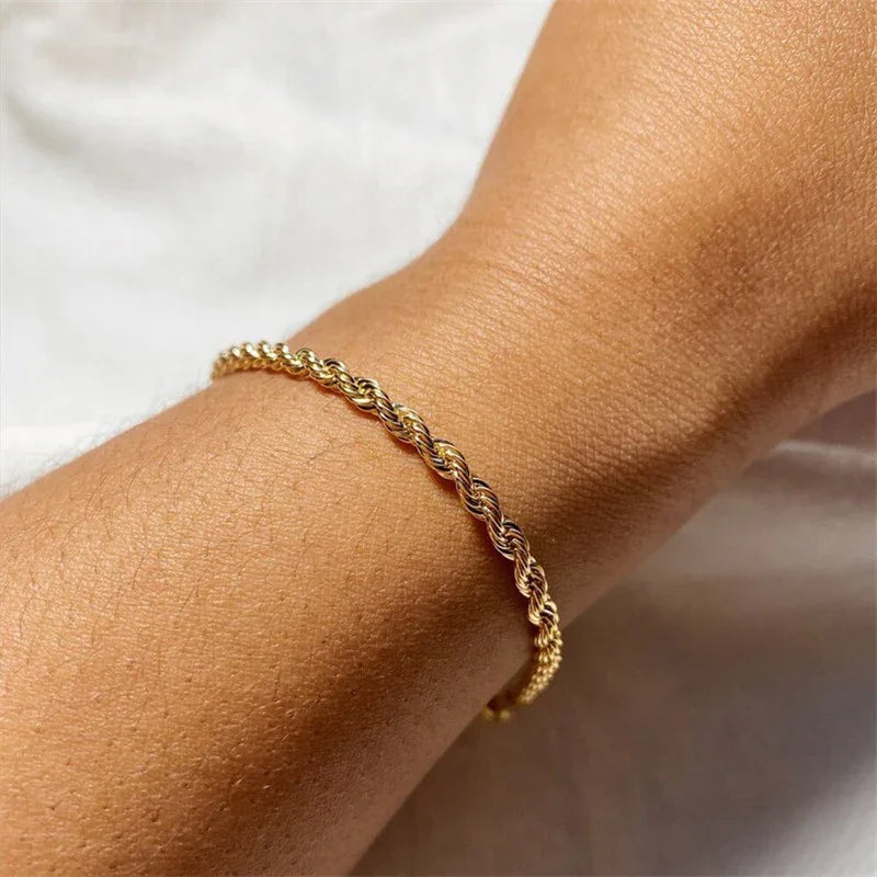 Gigi – Stilvolles goldenes Kettenarmband
