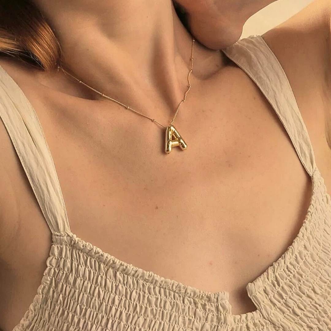 Ballon-Halskette mit goldenen Buchstaben