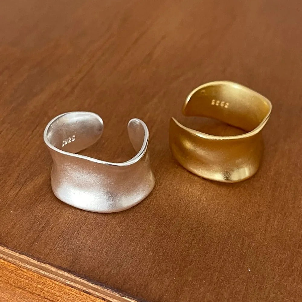Louna – unregelmäßige Boho-Ringe in Gold und Silber