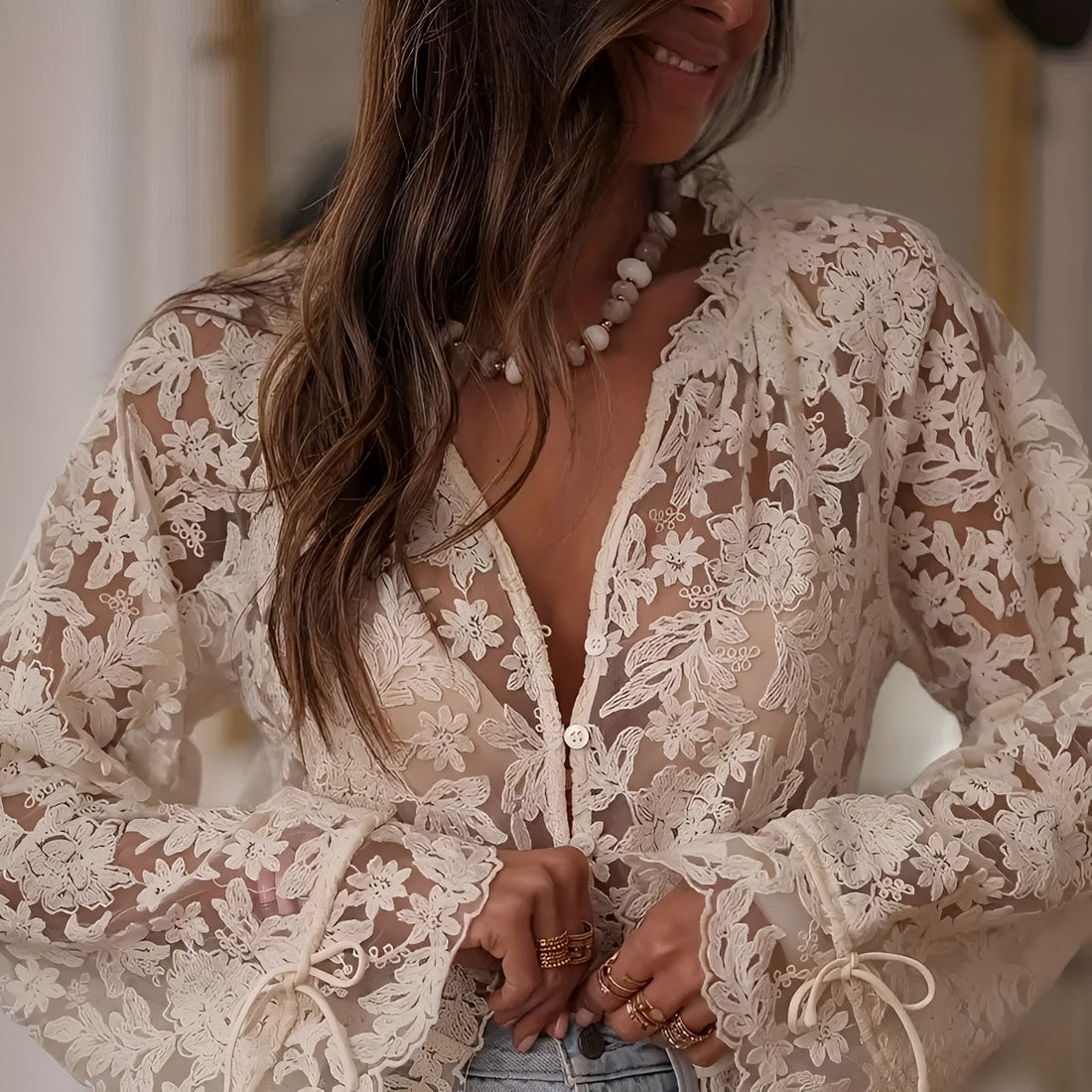 Alexia - Stylische Bluse mit Blumenstickerei