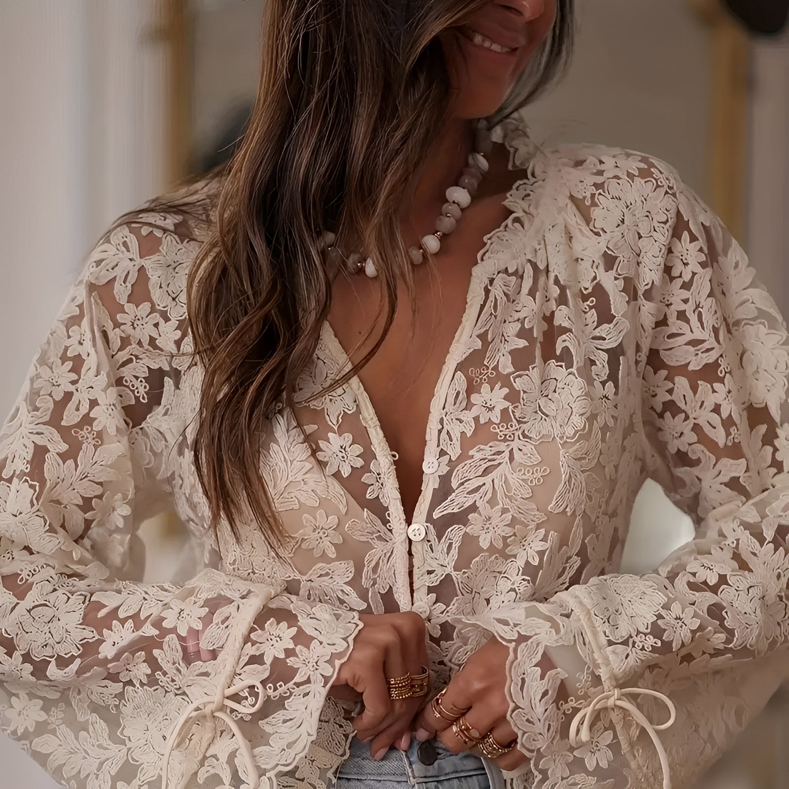 Alexia - Stylische Bluse mit Blumenstickerei