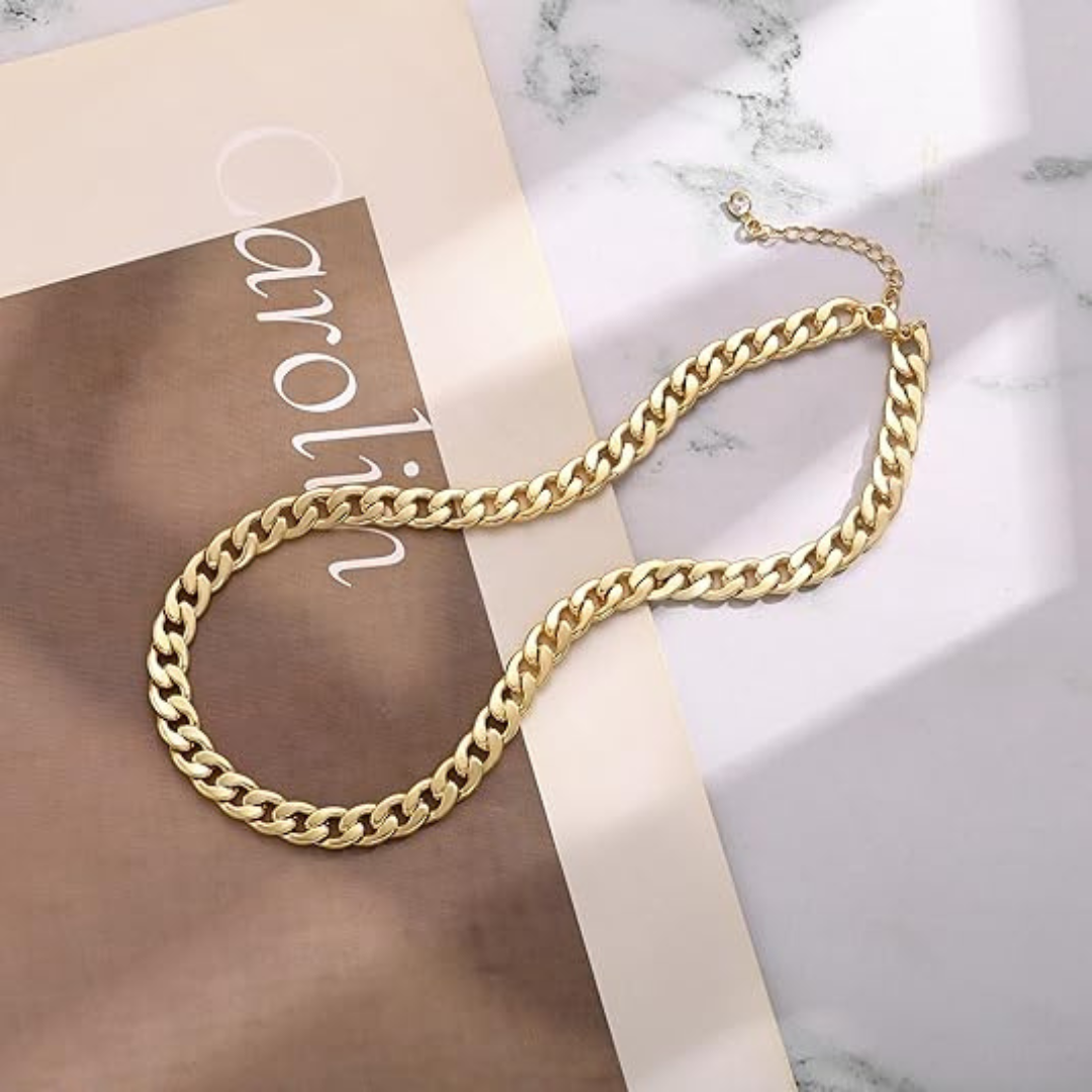 Anabel – Kette mit goldenen Elementen