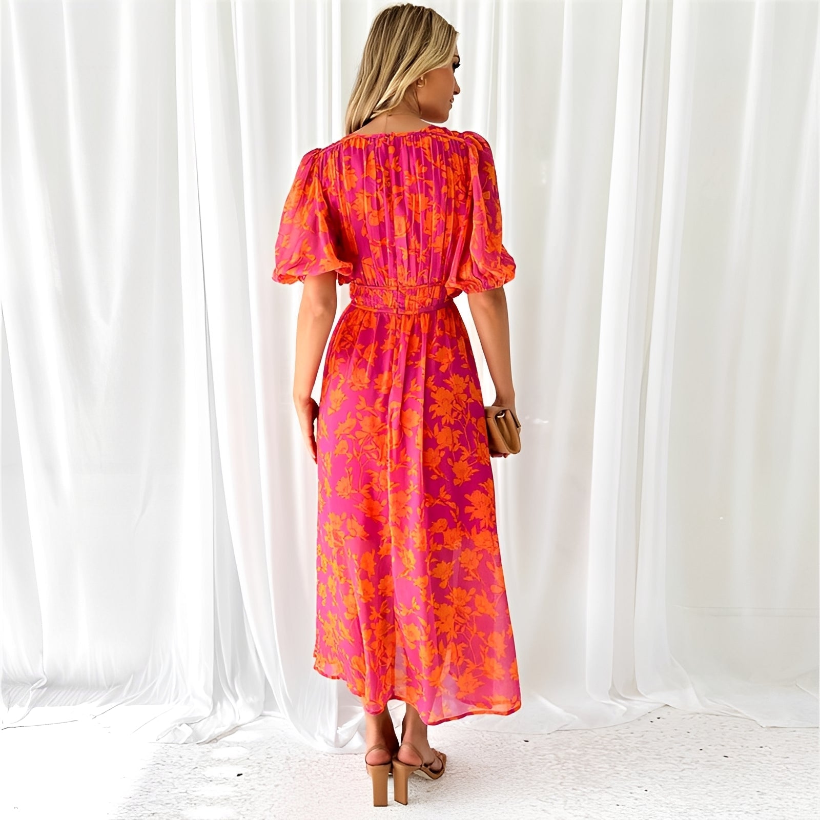 Louisa - Blumiges, lockeres Midikleid