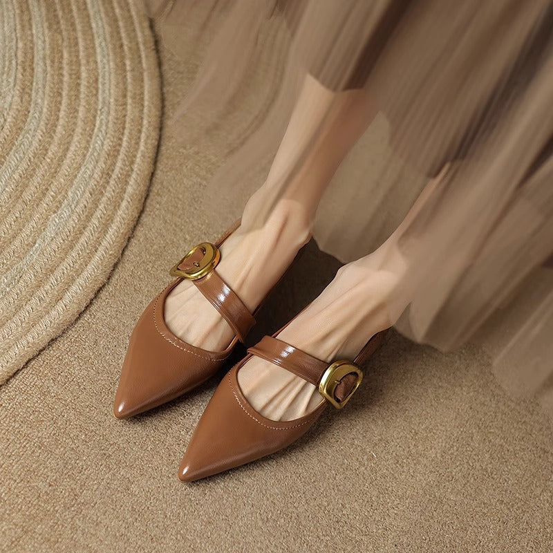 Teegan - Flache Schuhe mit spitzem Design und kleinem Absatz