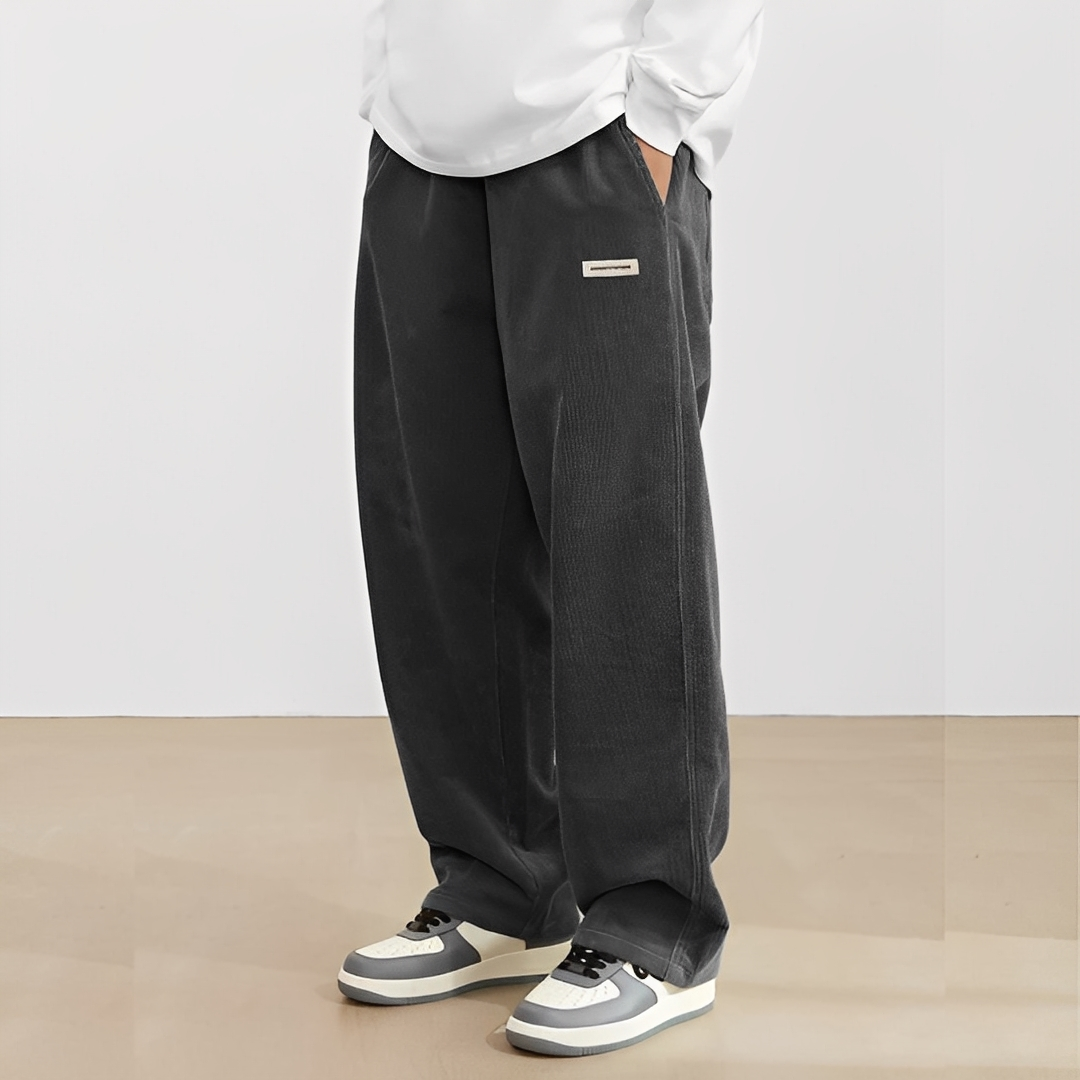Dally - Locker geschnittene Herrenhose im angesagten Stil