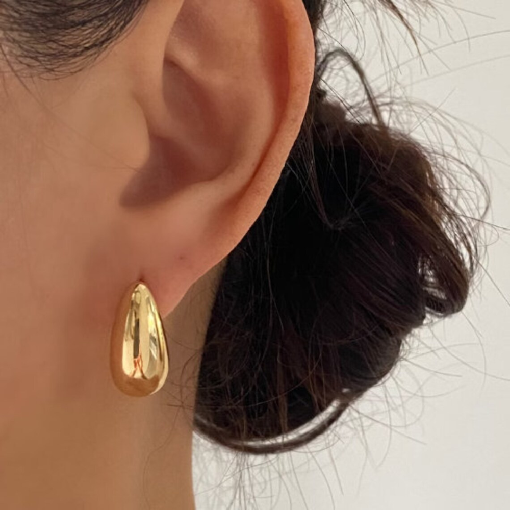 Füllige Wassertropfen Ohrringe - Große Ohrringe in Gold