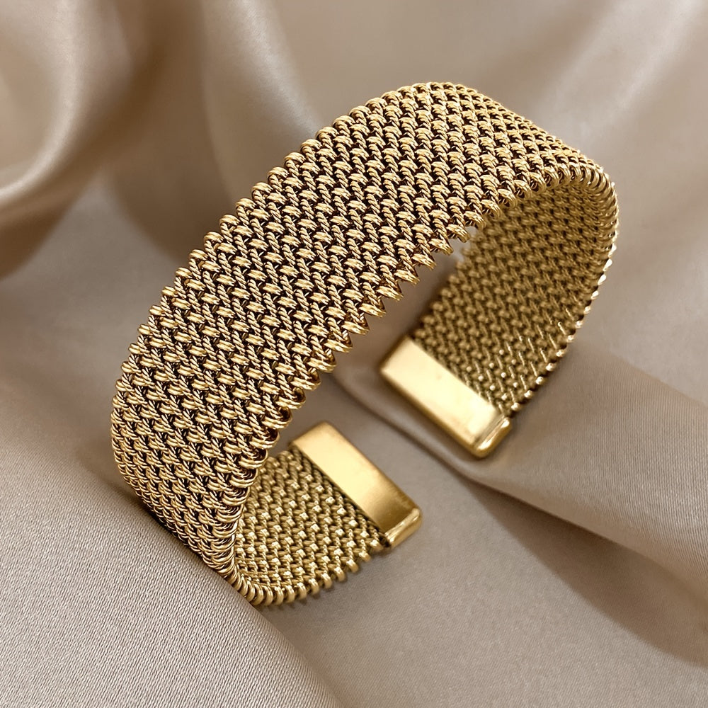 Raya – Armband aus Titanstahl mit eingraviertem Kabel