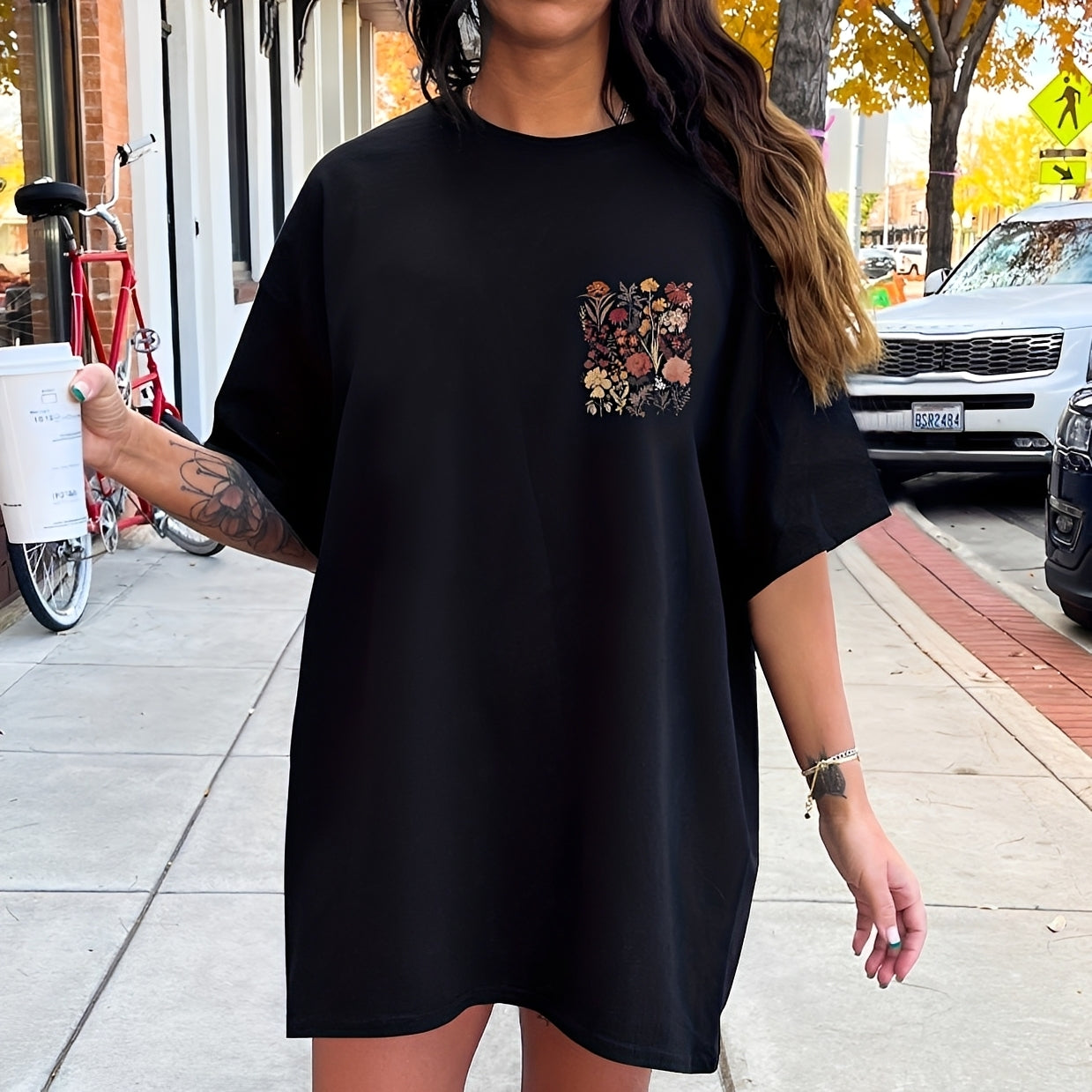 Thea - Trendiges T-Shirt mit Blumenmuster